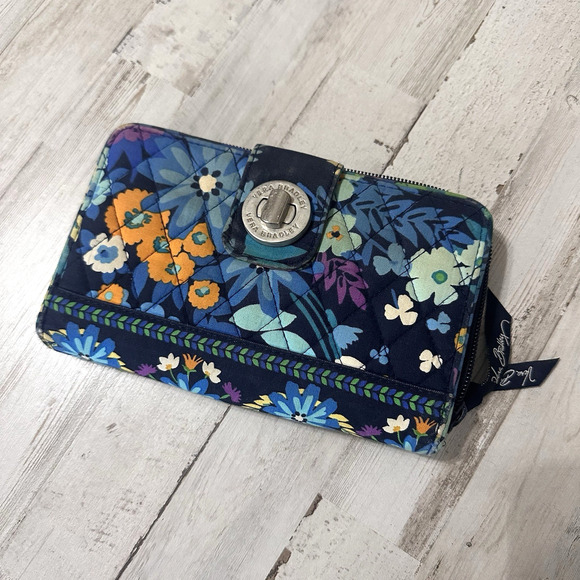 Vera Bradley Wallet Zip Around Turn Lock Midnight Blues Quilted Trendy Fabric - Picture 1 of 5
